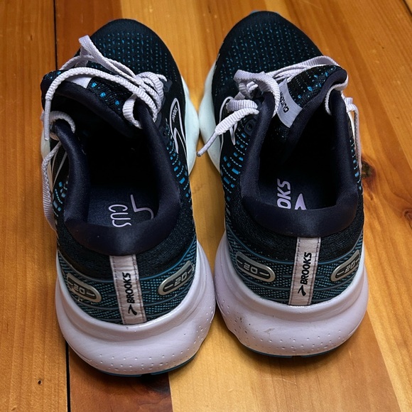 Brooks glycerine 20 navy, lavender, and Teal. Size 6.5M. New. Amazing deal. - Picture 2 of 10